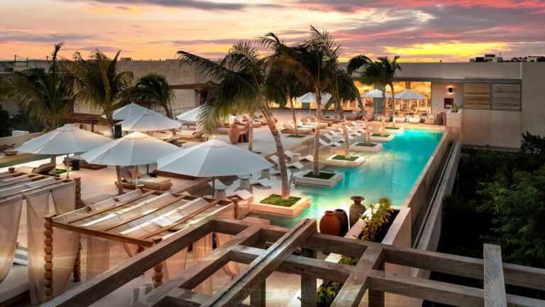 Hotel Motto By Hilton Tulum