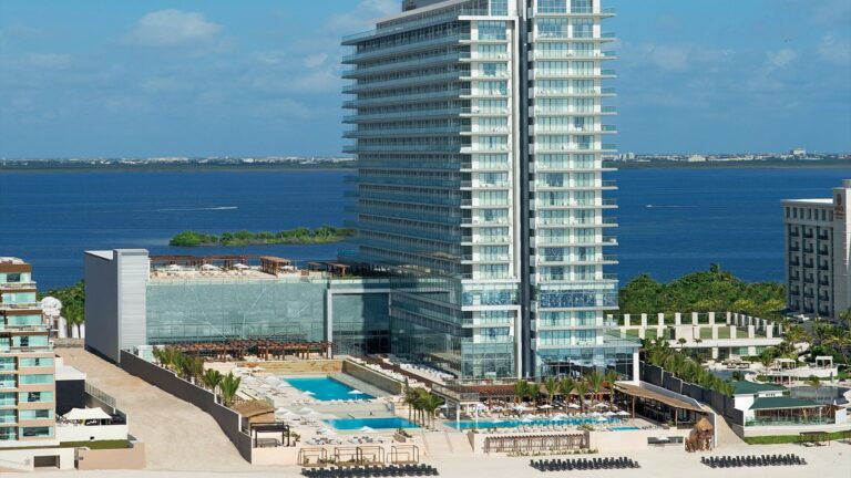 Hotel Secrets The Vine Cancun
