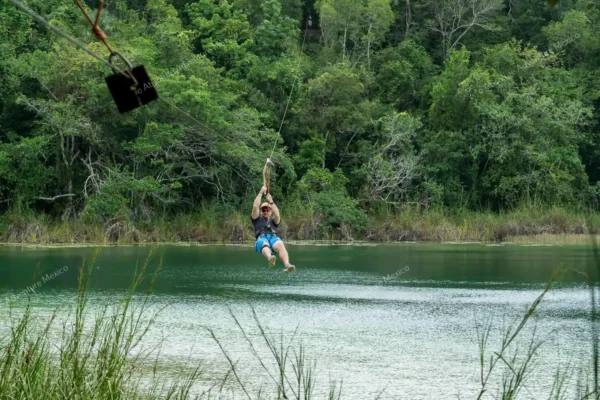 Privattour Coba Ruinen und Punta Laguna Affenreservat in der Riviera Maya